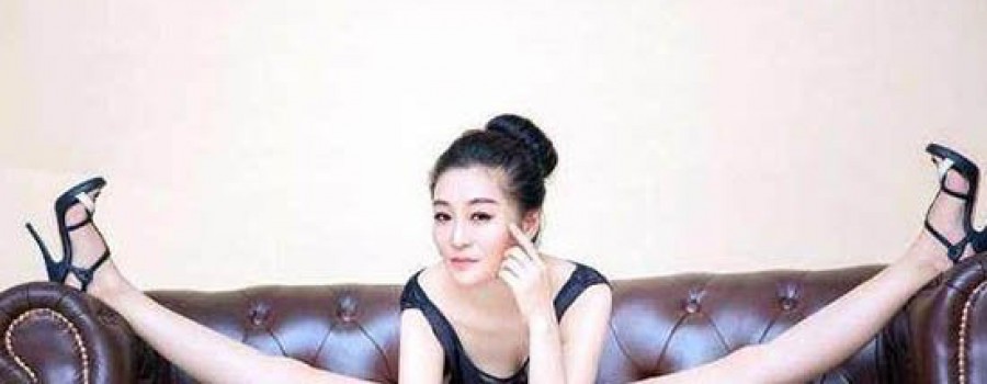 中国最柔软的女人，号称“最美东方美人鱼”