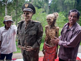 印尼托拉查人可怕的丧葬文化