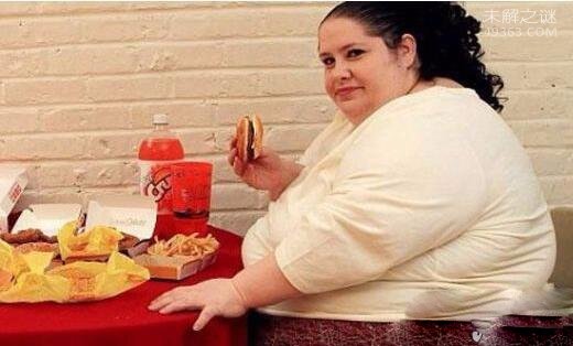 全球最胖的女人，苏珊娜・埃曼和罗莎莉・布拉德福德(两人重达253