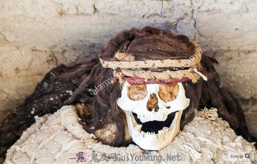 秘鲁纳斯卡Chauchilla墓地中的史前木乃伊人类遗骸