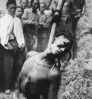残忍的旧中国斩首行刑老照片（少儿不宜）