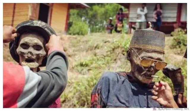印尼托拉查人可怕的丧葬文化